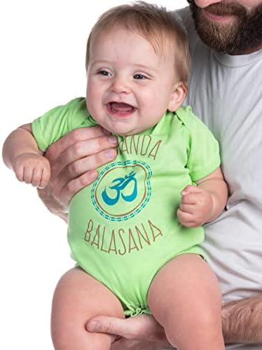 Ann Arbor T-Shirt Co. Ananda Balasana | Ioga engraçada pose mãe pai pai bebê uma peça