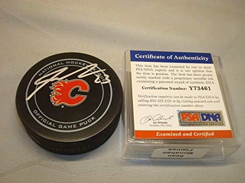 Sean Monahan assinou Calgary Flames Hockey Official Hockey Puck Auto PSA/DNA CoA 1B - Pucks NHL autografados