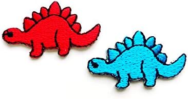 O conjunto de 2 minúsculos. Mini Stegosaurus dinossauro vermelho dinossauro azul logotipo de desenho