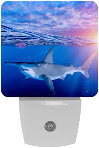Ratgdn 3D Hammerhead Shark Plug in LED Night Light Auto Sensor Automuloso Dusk para Dawn Decorative