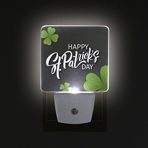 2 plug-in plug-in LED Night Lights com feliz dia de St. Patrick Shamrock Lights with Dusk to Dawn Sensor