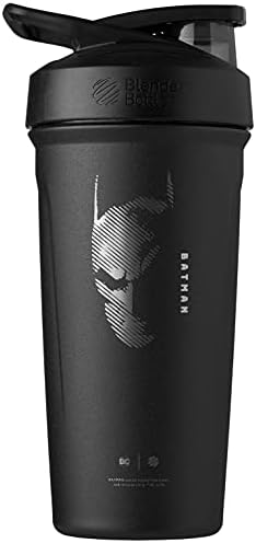 Blenderbottle Justice League Strada Shaker Cup isolou a garrafa de água em aço inoxidável com batedor de arame, 24 onças, Batman