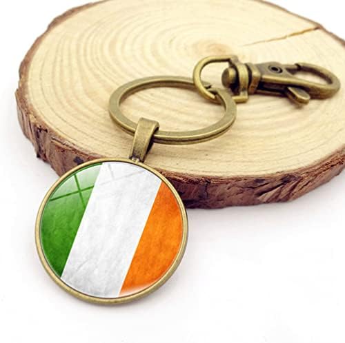AMOSFUN 2PCS Creative Flag Keychains Chave exclusiva Titular requintado Chave Decoração do anel Pequeno presente para homens Mulheres para suprimentos de festa de St. Patrick