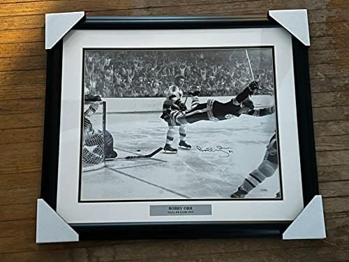 Bobby Orr autografado/emoldurado por 16 x 20 The Goal B/W Photo w/UpperDeck CoA - fotos autografadas da NHL