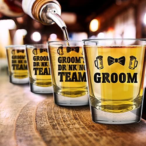 Shop4ever Groom Bowtie And Groom Drinking Team Shot Glasses ~ Favors de Bacharelas Favoras ~ Copos de Casamento Os óculos